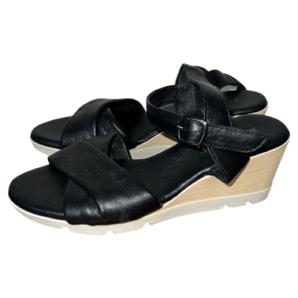 Sesto Meucci Black Criss Cross Ankle Strap Sandals Size 4.5
